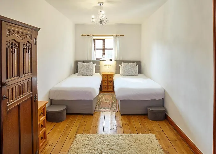 Host & - The Arches *